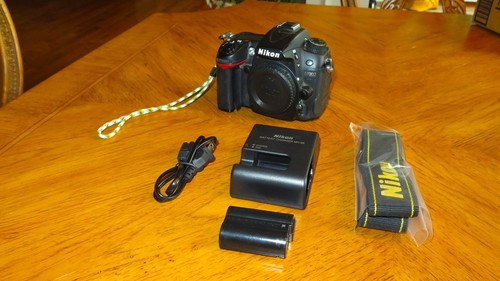 Nikon d7000 dslr - nikon, •