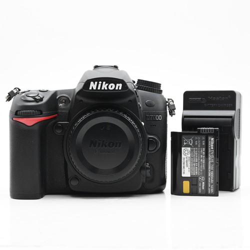 Nikon d7000 2mp digital slr - nikon,